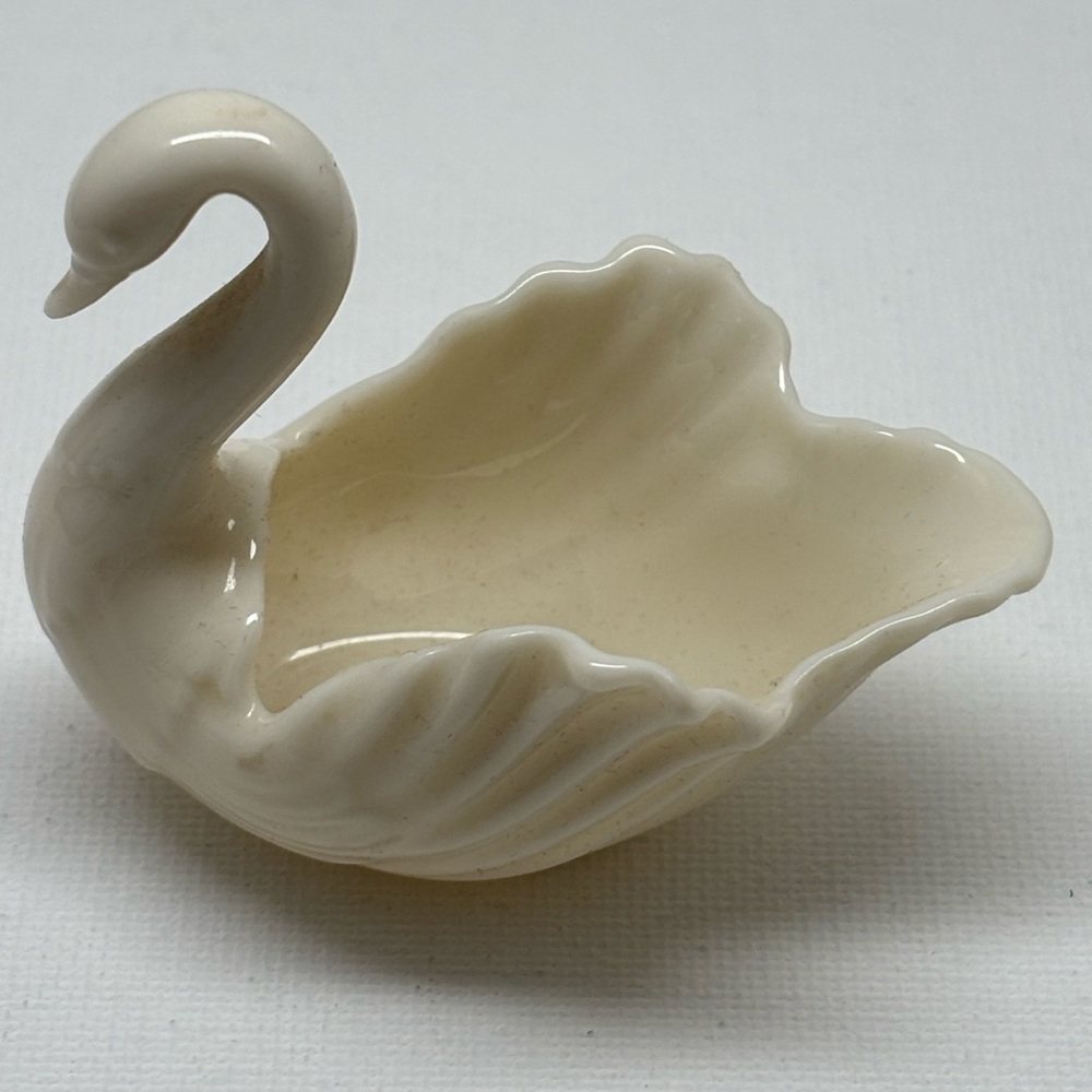 Lenox Cream Swan Decorative Accent